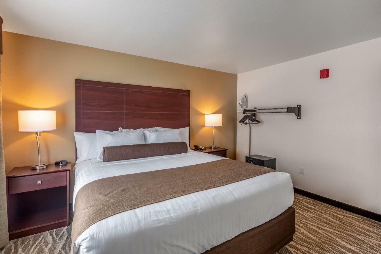 Cobblestone Inn & Suites Fairfield Bay ภายนอก รูปภาพ